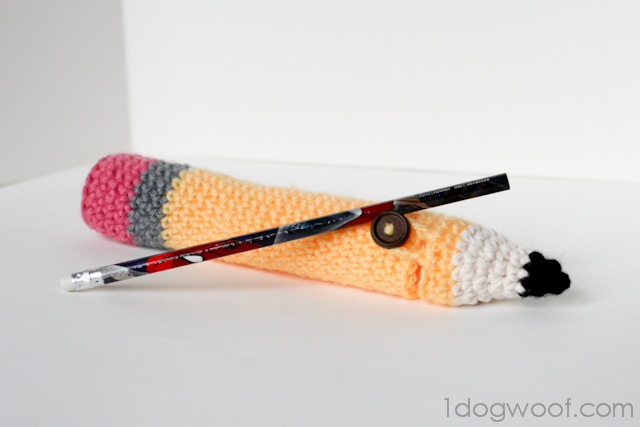 crochet pencil bag