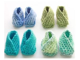 crochet crossover baby booties | thecrochetspace.com