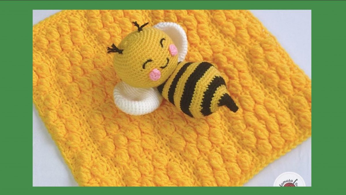 Tunisian Crochet Bee-Trice Blankie | thecrochetspace.com