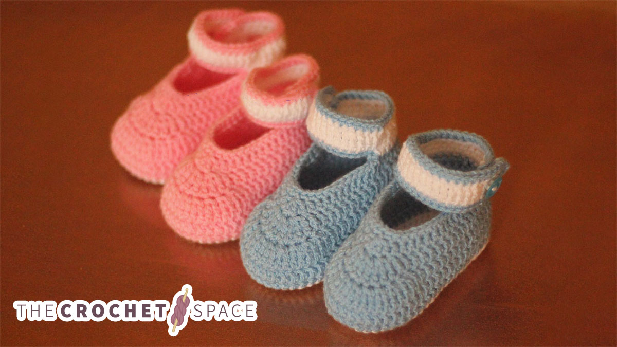 adorable crocheted baby booties || editor