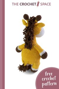 adorable crocheted baby giraffe || editor