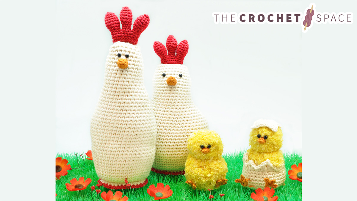 Adorable Crocheted Chicken Family || thecrochetspace.com