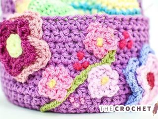 Adorable Crocheted Easter Basket || thecrochetspace.com
