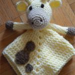 Adorable Crocheted Giraffe Lovey. Crafted in lemon with upper body of giraffe || thcerochetspace.com