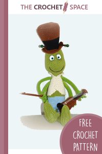 adorable crocheted grasshopper || editor
