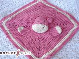 Adorable Crocheted Teddy Doudou || thecrochetspace.com