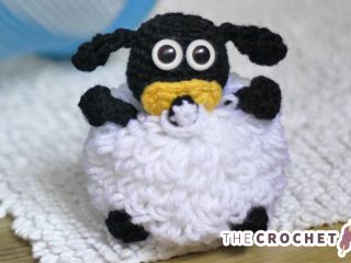 Amigurumi Baby Timmy Sheep || thecrochetspace.com