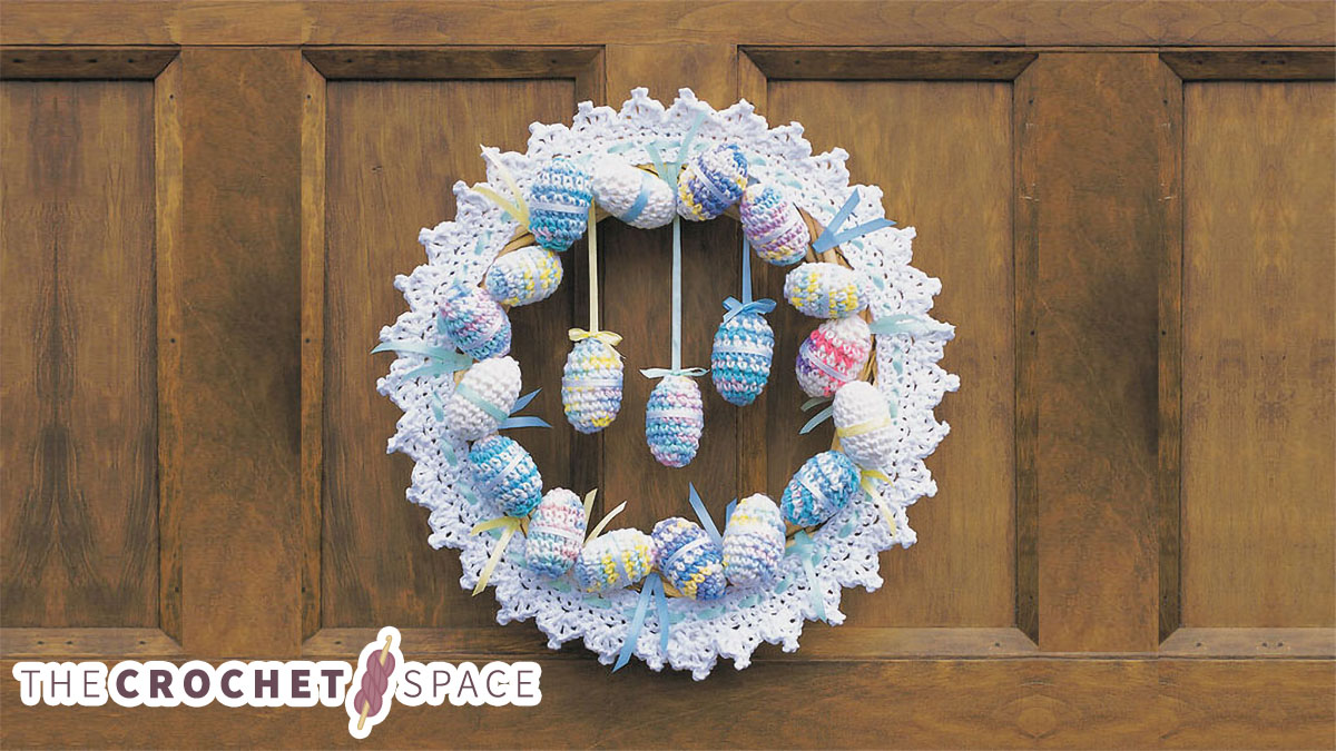 Amigurumi Easter Egg Wreath || thecrochetspace.com