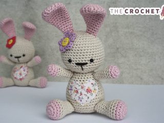 Amigurumi Loved Happy Bunny || thecrochetspace.com