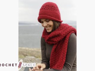 Amore Crocheted Scarf And Hat Set || thecrochetspace.com