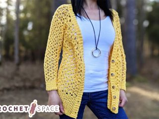 Arty Lace Crochet Cardigan || thecrochetspace.com