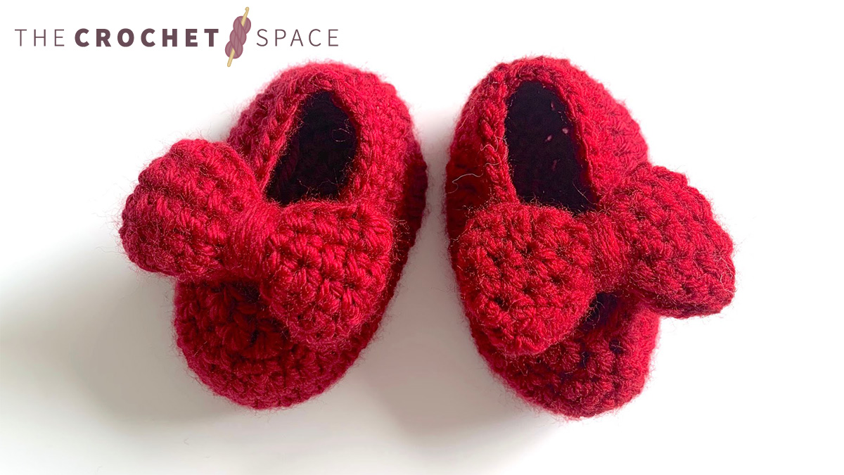 Baby Crochet Ruby Shoes || thecrochetspace.com