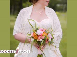 Beaded Crochet Bridal Shawl || thecrochetspace.com