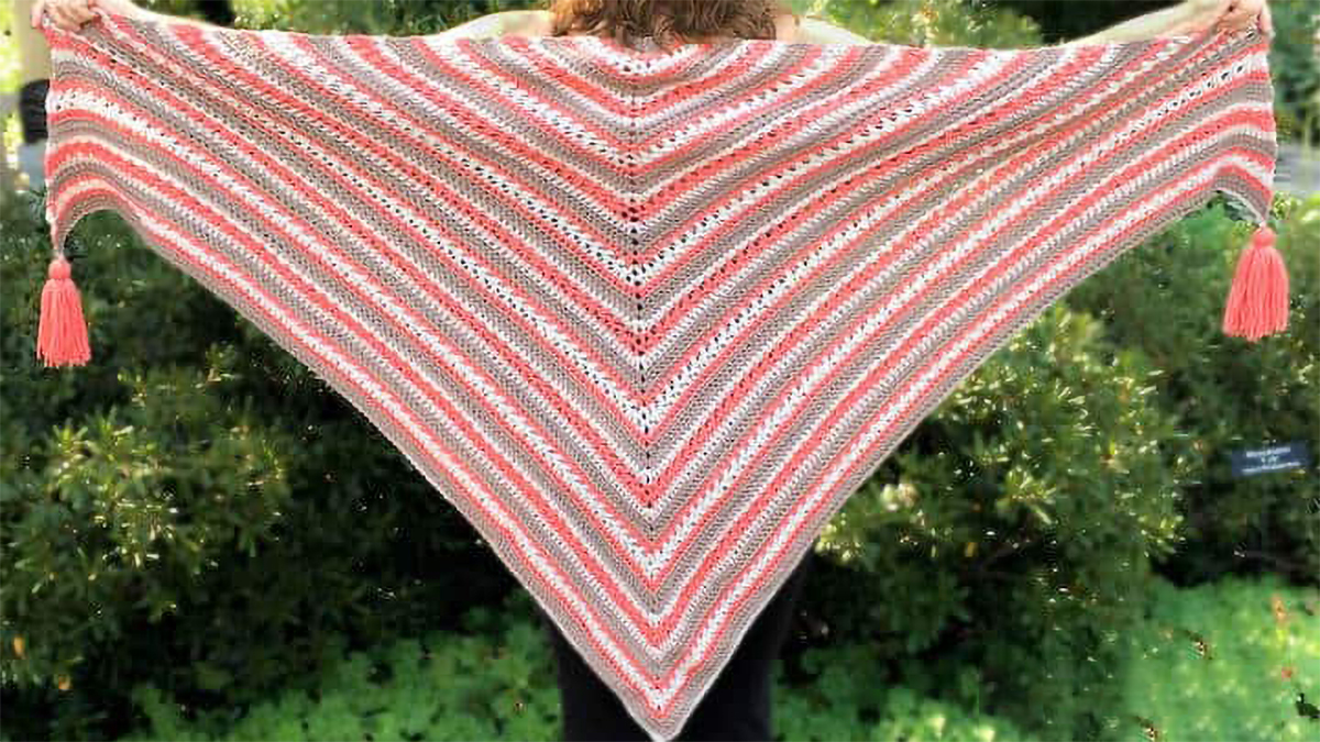 beautiful breckenridge crochet shawl || editor