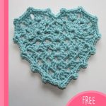 Beautiful Crocheted Grannie Heart. 1x turquoise granny heart || thecrochetspace.com