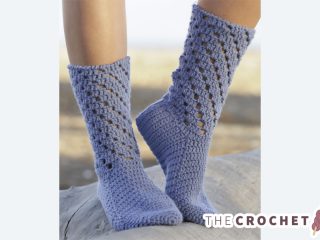 Blue Stars Crocheted Socks || thecrochetspace.com