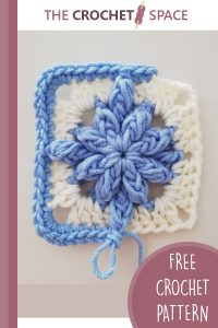 bobble flower crochet square || https://thecrochetspace.com