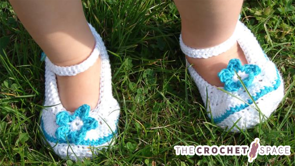 bonnie blue crochet baby shoes || editor