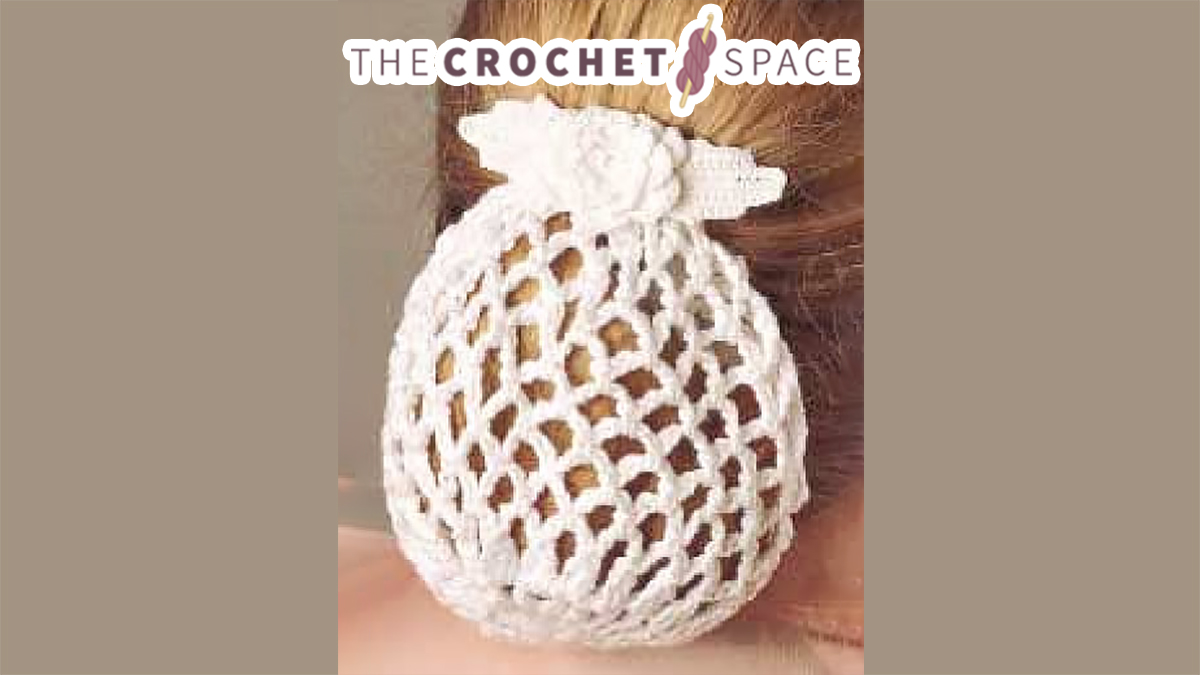 Bridal Rose Crochet Snood || thecrochetspace.com