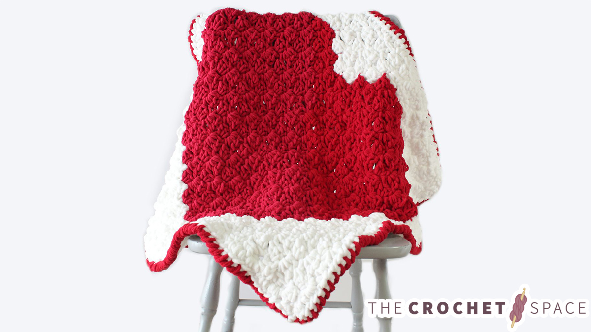 C2C Crochet Heart Blanket || thecrochetspace.com