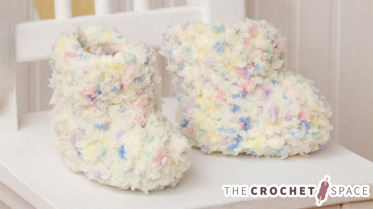 Candy Cotton Crochet Booties || thecrochetspace.com