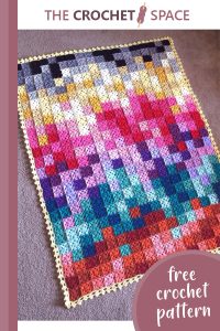 cheerful pixelated crocheted blanket || editor