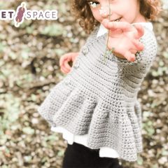 Child's Fluted Smock Jacket || thecrochetspace.com