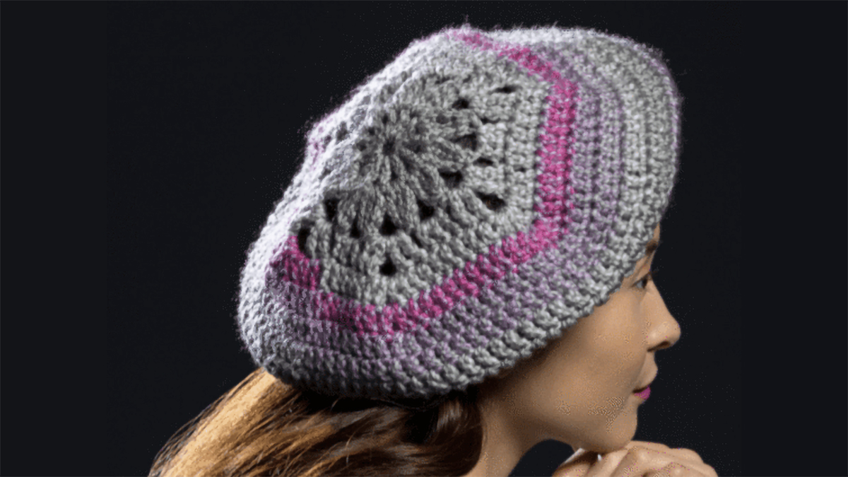 chinese checkers crocheted beret || editor