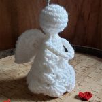 Christmas Crochet Love Angel. White angel with red heart || thecrochetspace.com