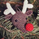 Christmas Crochet Rudolf Reindeer. Peeking throught the firs tree || thecrochetspace.com