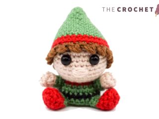 Christmas Crochet Santa Elf || thecrochetspace.com