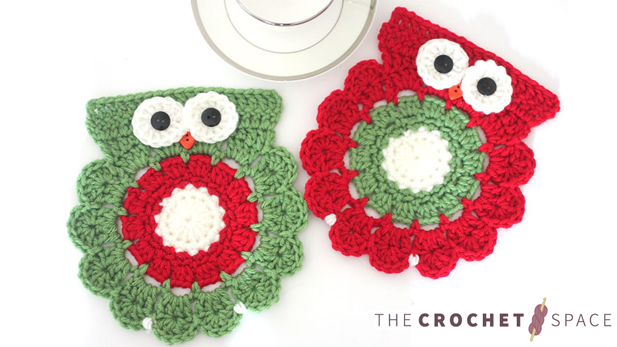 Christmas Crocheted Owl Coasters || thecrochetspace.com