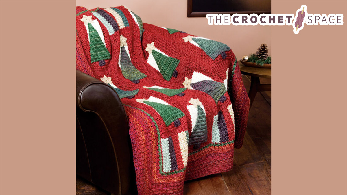 Christmas Tree Crochet Throw || thecrochetspace.com