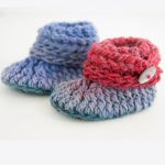 Chunky Crochet Baby Booties. Crafted in red and blue || thecrochetspace.com