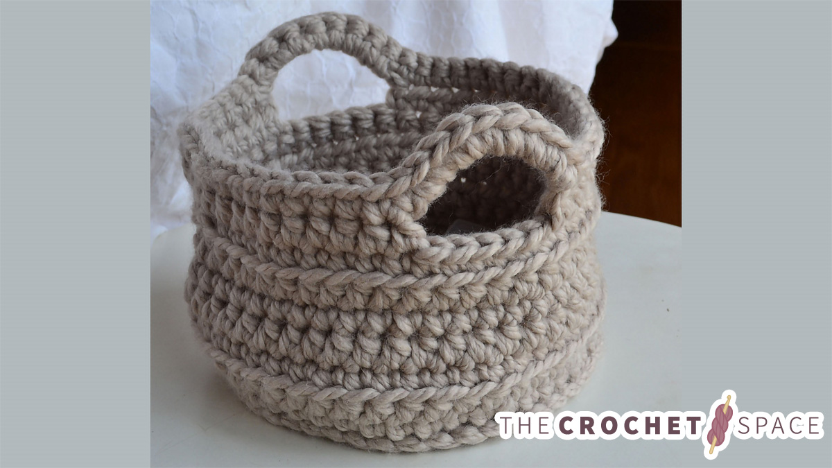chunky crocheted basket || editor