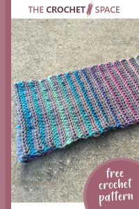colorful crocheted cosy cowl || editor