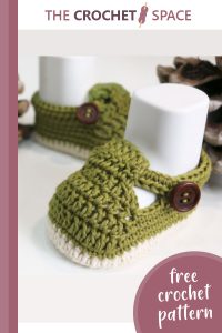 comfy crocheted baby shoes || editor