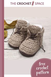 cosy crocheted brown booties || editor