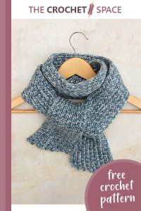 cozy ribbed crocheted scarf || editor