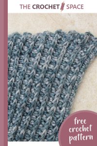 cozy ribbed crocheted scarf || editor