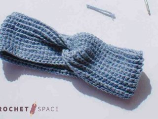 Crafting Twisted Crochet Headbands || thecrochetspace.com