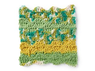 Cresting Wave Crochet Dishcloth || thecrochetspace.com