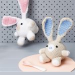 Crochet Amigurumi Rabbit. 2x rabbits with enormous ears || thecrochetspace.com