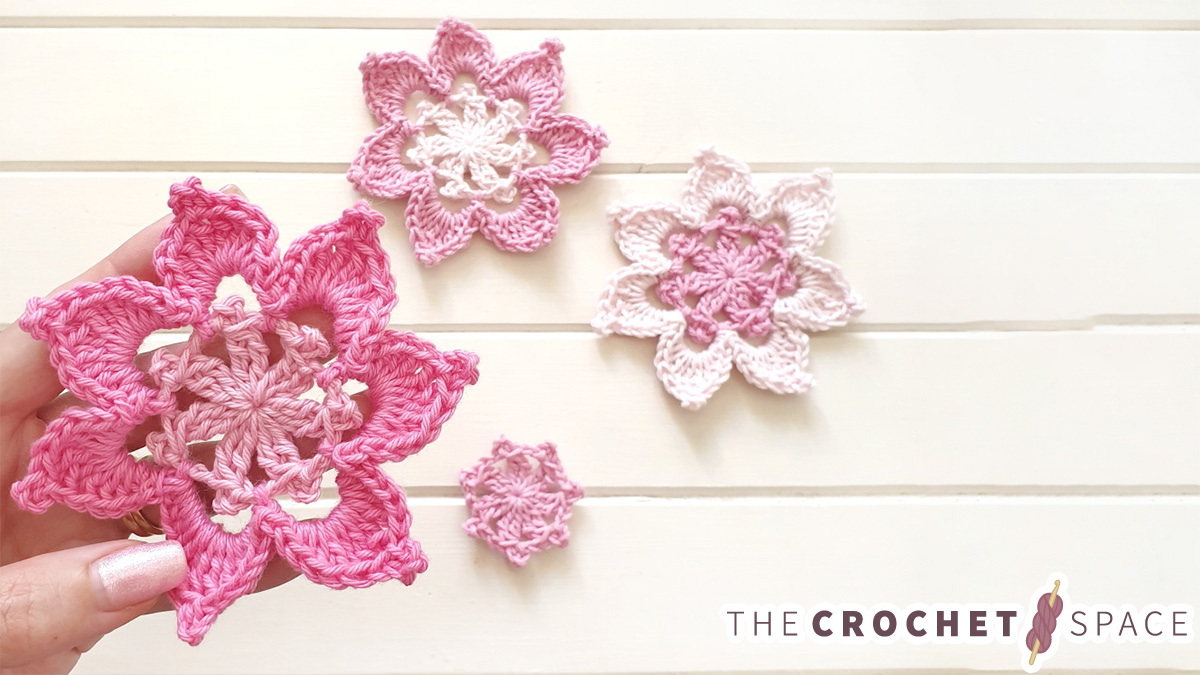 Crochet Applique Robyn Flower || thecrochetspace.com