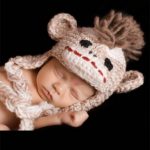 Crochet Baby Monkey Hat. Funny monkey face || thecrochetspace.com