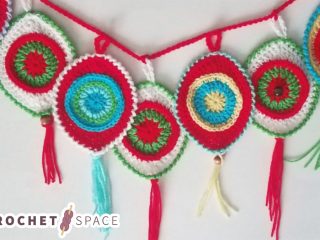 Crochet Christmas Boho Ornament || thecrochetspace.com
