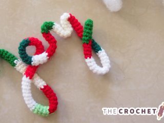 Crochet Christmas Festive Word || thecrochetspace.com