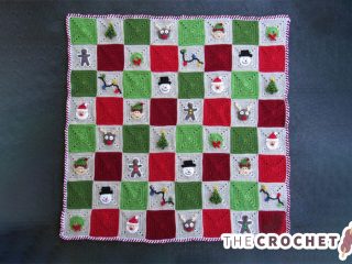 Crochet Christmas Granny Blanket || thecrochetspace.com