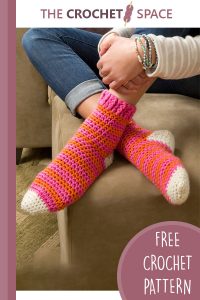 crochet cozy home socks || editor