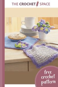 crochet cream dishcloth and pansy potholder || editor